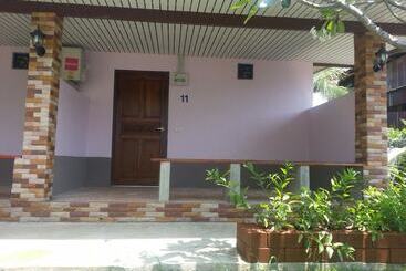 هتل Amazon Villas