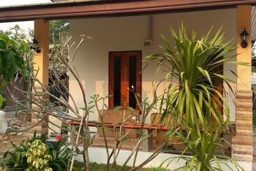 هتل Amazon Villas
