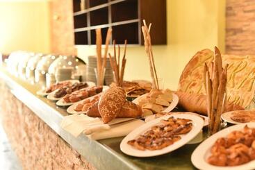 هتل Aura Resort Sidi Abd El Rahman El Alamein