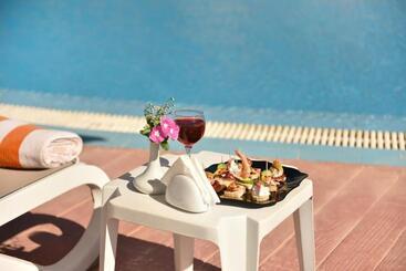 هتل Aura Resort Sidi Abd El Rahman El Alamein