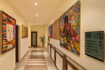 هتل Dlf Club 5