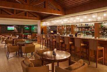 هتل Dlf Club 5