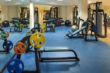 هتل Dlf Club 5