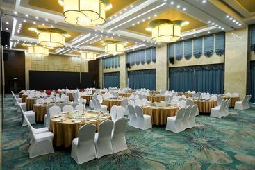 Hundred Hotel Qingdao
