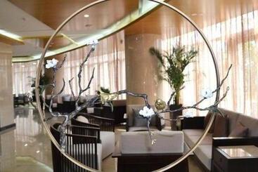 Hundred Hotel Qingdao