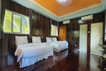 هتل M Resort