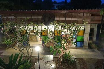 هتل The Picturebook Guesthouse