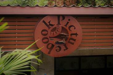 هتل The Picturebook Guesthouse