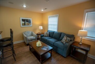 Howard's Creek Inn