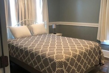 Howard's Creek Inn