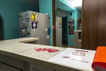 Like Hostel