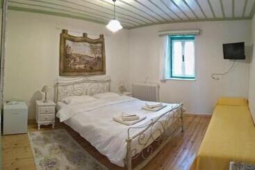 پانسیون Guesthouse Iro