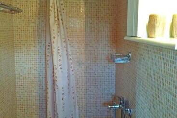 پانسیون Guesthouse Iro