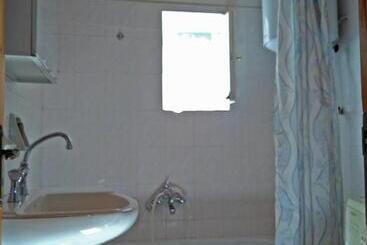 پانسیون Guesthouse Iro