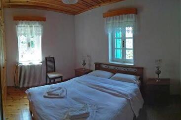 پانسیون Guesthouse Iro