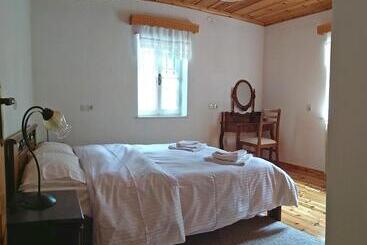 پانسیون Guesthouse Iro