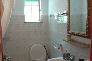 پانسیون Guesthouse Iro