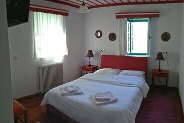 پانسیون Guesthouse Iro