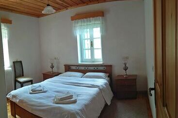 پانسیون Guesthouse Iro