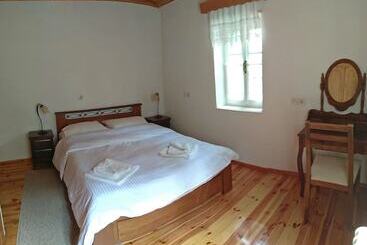 پانسیون Guesthouse Iro