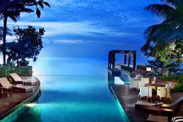 The Malibu Suites Balikpapan By Sissae Living