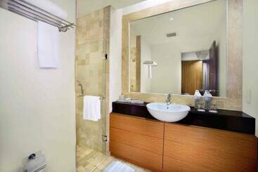 The Malibu Suites Balikpapan By Sissae Living