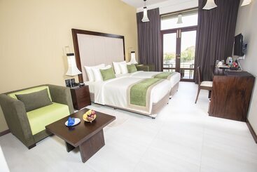 هتل Amora Lagoon
