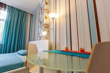 酒店 Amosov S House