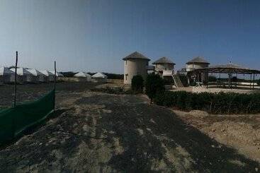 هتل Hiriz Gorewali Resort