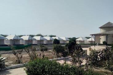 هتل Hiriz Gorewali Resort
