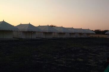 هتل Hiriz Gorewali Resort
