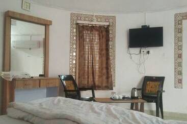 هتل Hiriz Gorewali Resort
