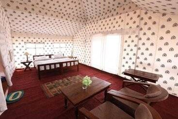 هتل Hiriz Gorewali Resort