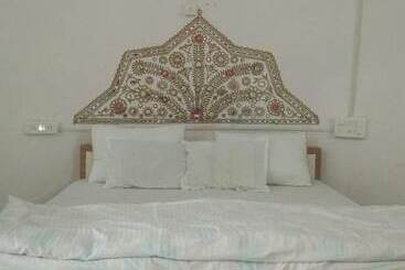 هتل Hiriz Gorewali Resort