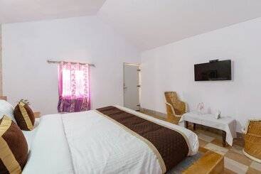هتل Royal Jaisalmer Resort With Swimming Pool