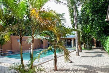 هتل Runako Lodge
