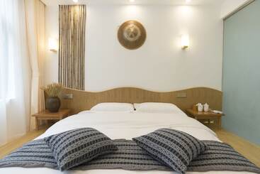 پانسیون Jiesu Renwen Guest House