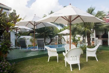پانسیون Villa Caballero Luxury Chalets