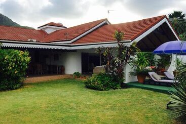 پانسیون Villa Caballero Luxury Chalets