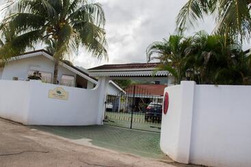 پانسیون Villa Caballero Luxury Chalets