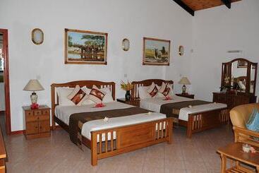 پانسیون Villa Caballero Luxury Chalets