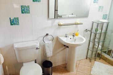 پانسیون Villa Caballero Luxury Chalets