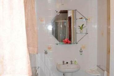 پانسیون Villa Caballero Luxury Chalets