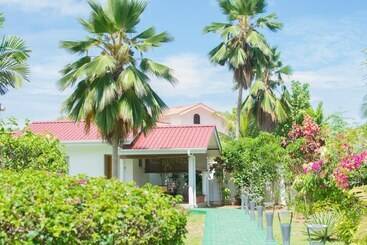 پانسیون Villa Caballero Luxury Chalets
