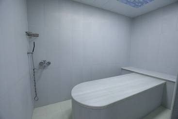 Altus Hotel Baku   Free Massage