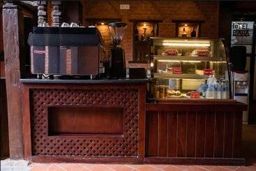 هتل Baha Restaurant And Cafe