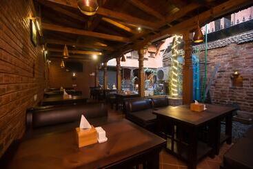 هتل Baha Restaurant And Cafe