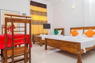 هتل Crown Plaza Katunayake