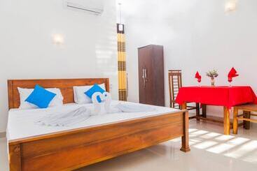 هتل Crown Plaza Katunayake