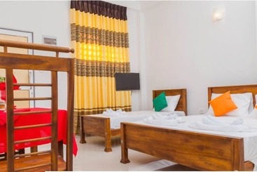 هتل Crown Plaza Katunayake